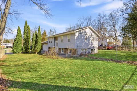 Tiny photo for 351 Catherine Street, Aurora, IL 60505 (MLS # 12613153)