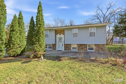 Tiny photo for 351 Catherine Street, Aurora, IL 60505 (MLS # 12613153)