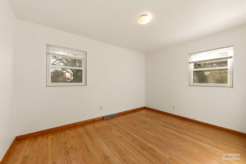 Tiny photo for 351 Catherine Street, Aurora, IL 60505 (MLS # 12613153)