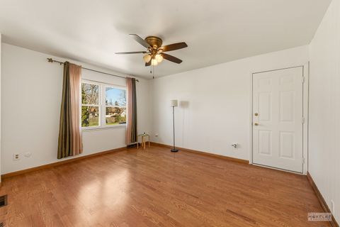 Tiny photo for 351 Catherine Street, Aurora, IL 60505 (MLS # 12613153)