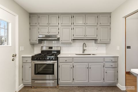 Tiny photo for 351 Catherine Street, Aurora, IL 60505 (MLS # 12613153)