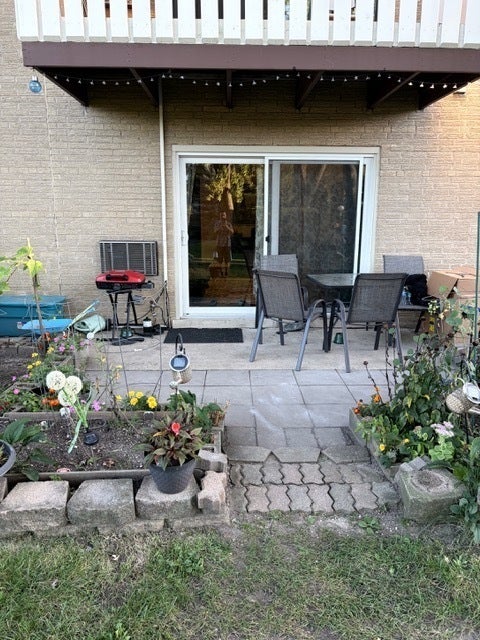 Tiny photo for 290 N Westgate Road #100, Mount Prospect, IL 60056 (MLS # 12782272)