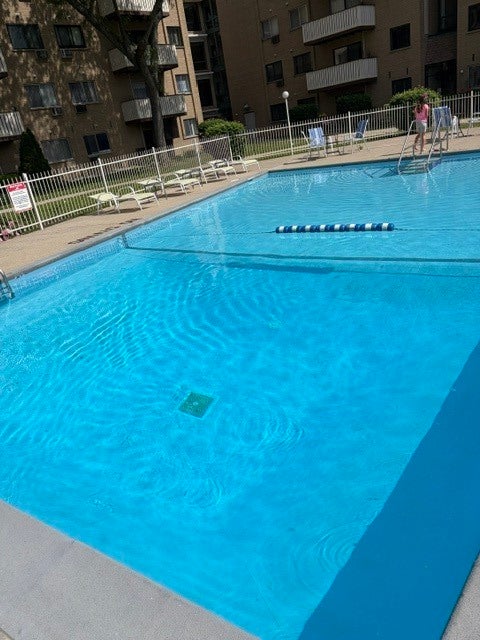 Tiny photo for 290 N Westgate Road #100, Mount Prospect, IL 60056 (MLS # 12782272)