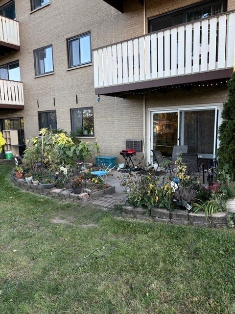 Tiny photo for 290 N Westgate Road #100, Mount Prospect, IL 60056 (MLS # 12782272)
