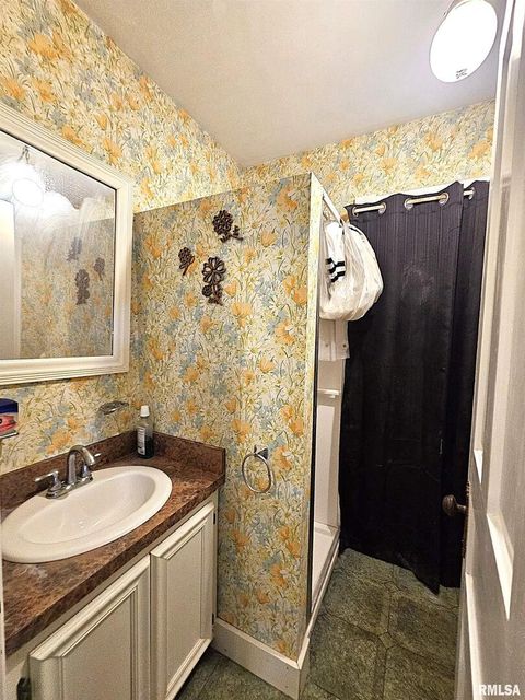 Tiny photo for 115 E COURT Street, Cambridge, IL 61238 (MLS # QC4269708)