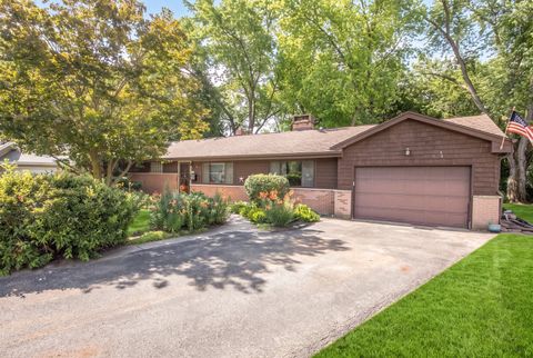 Tiny photo for 10 Hollycourt Terrace, Lake Zurich, IL 60047 (MLS # 12704100)