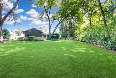 Tiny photo for 10 Hollycourt Terrace, Lake Zurich, IL 60047 (MLS # 12704100)