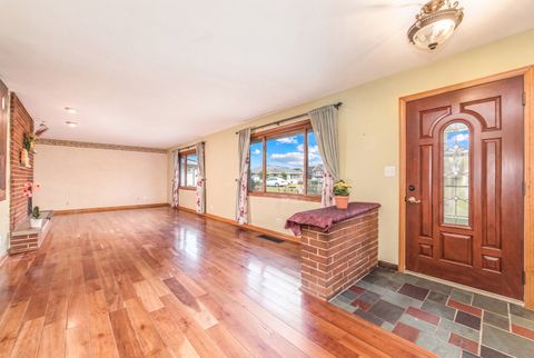 Tiny photo for 10 Hollycourt Terrace, Lake Zurich, IL 60047 (MLS # 12704100)