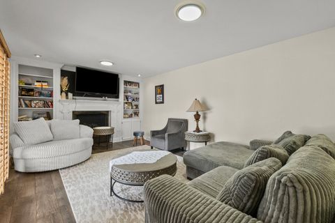 Tiny photo for 401 69th Street, Darien, IL 60561 (MLS # 12540139)