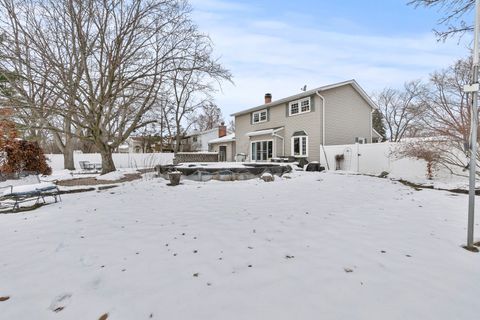 Tiny photo for 401 69th Street, Darien, IL 60561 (MLS # 12540139)