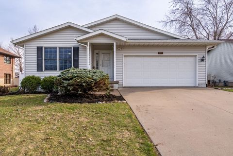 Photo of 113 E 46th Street, Davenport, IA 52806 (MLS # 12599606)