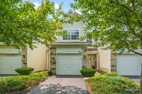 Tiny photo for 1961 MISTY RIDGE Lane, Aurora, IL 60503 (MLS # 12439134)
