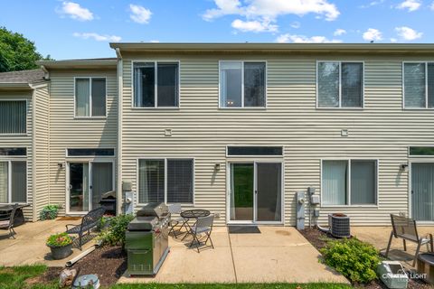 Tiny photo for 1961 MISTY RIDGE Lane, Aurora, IL 60503 (MLS # 12439134)