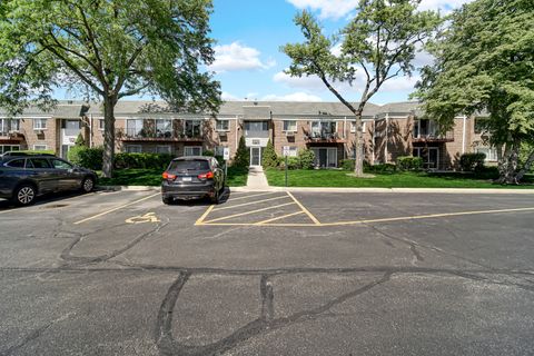 10369 DEARLOVE Road 1F Glenview IL 60025
