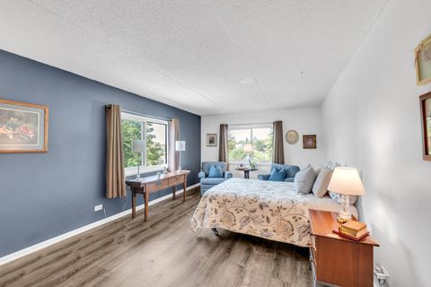 Tiny photo for 690 Chandler Road #102, Gurnee, IL 60031 (MLS # 12488530)