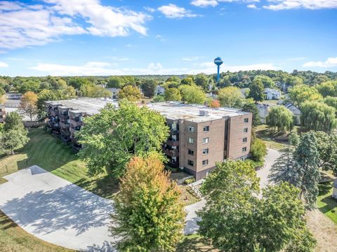 Tiny photo for 690 Chandler Road #102, Gurnee, IL 60031 (MLS # 12488530)