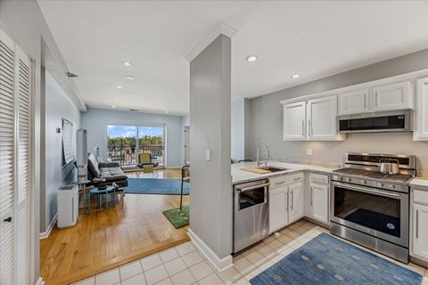 Tiny photo for 6238 26th Street #502, Berwyn, IL 60402 (MLS # 12508166)