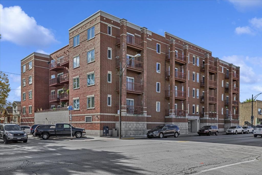 Photo for 6238 26th Street #502, Berwyn, IL 60402 (MLS # 12508166)