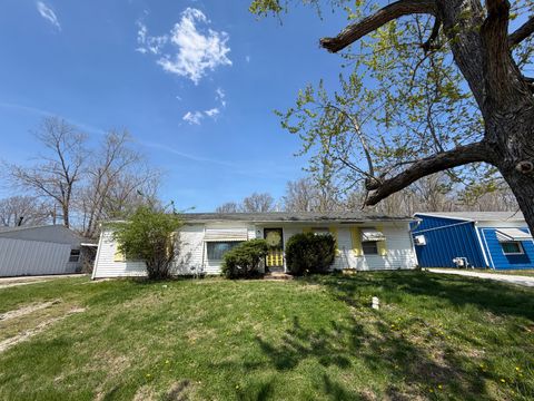 Photo of 1305 Parkview Drive, Danville, IL 61832 (MLS # 12603435)
