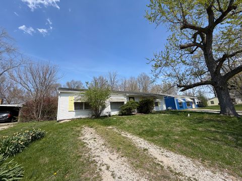 Tiny photo for 1305 Parkview Drive, Danville, IL 61832 (MLS # 12603435)