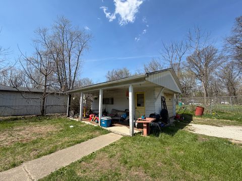 Tiny photo for 1305 Parkview Drive, Danville, IL 61832 (MLS # 12603435)