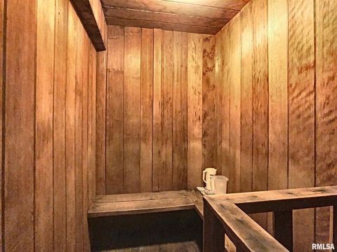 Tiny photo for 1800 7th Street #10B, East Moline, IL 61244 (MLS # 12571787)