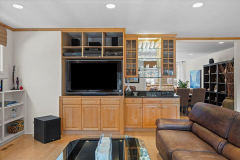 Tiny photo for 635 Melrose Avenue, Kenilworth, IL 60043 (MLS # 12565185)