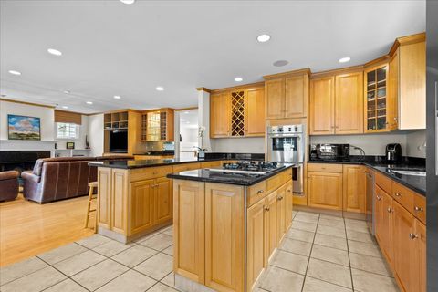 Tiny photo for 635 Melrose Avenue, Kenilworth, IL 60043 (MLS # 12565185)