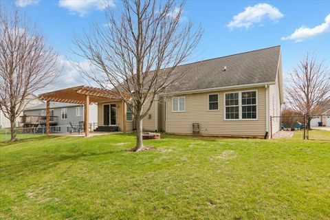 Tiny photo for 2219 Bracebridge Road, Bloomington, IL 61705 (MLS # 12605995)