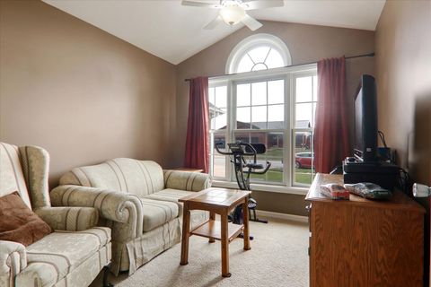 Tiny photo for 2219 Bracebridge Road, Bloomington, IL 61705 (MLS # 12605995)