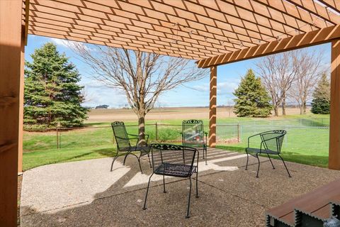 Tiny photo for 2219 Bracebridge Road, Bloomington, IL 61705 (MLS # 12605995)