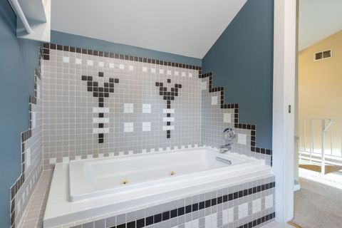 Tiny photo for 405 S Gilbert Avenue S, La Grange, IL 60625 (MLS # 12550295)