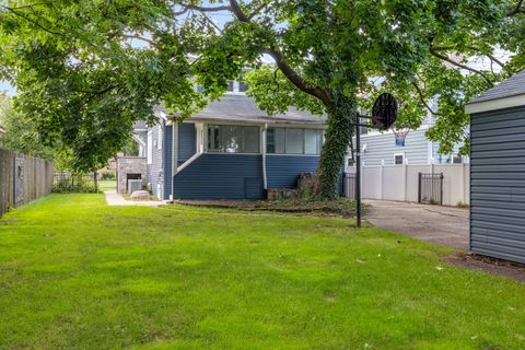 Tiny photo for 405 S Gilbert Avenue S, La Grange, IL 60625 (MLS # 12550295)