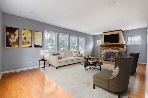 Tiny photo for 405 S Gilbert Avenue S, La Grange, IL 60625 (MLS # 12550295)