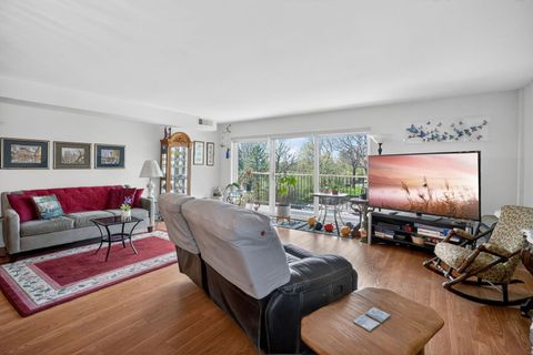 Tiny photo for Glen Ellyn, IL 60137 (MLS # 12618705)