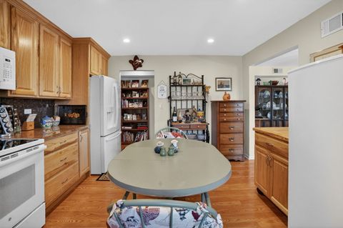 Tiny photo for Glen Ellyn, IL 60137 (MLS # 12618705)