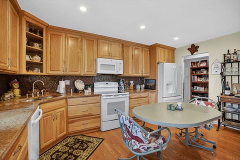 Tiny photo for Glen Ellyn, IL 60137 (MLS # 12618705)