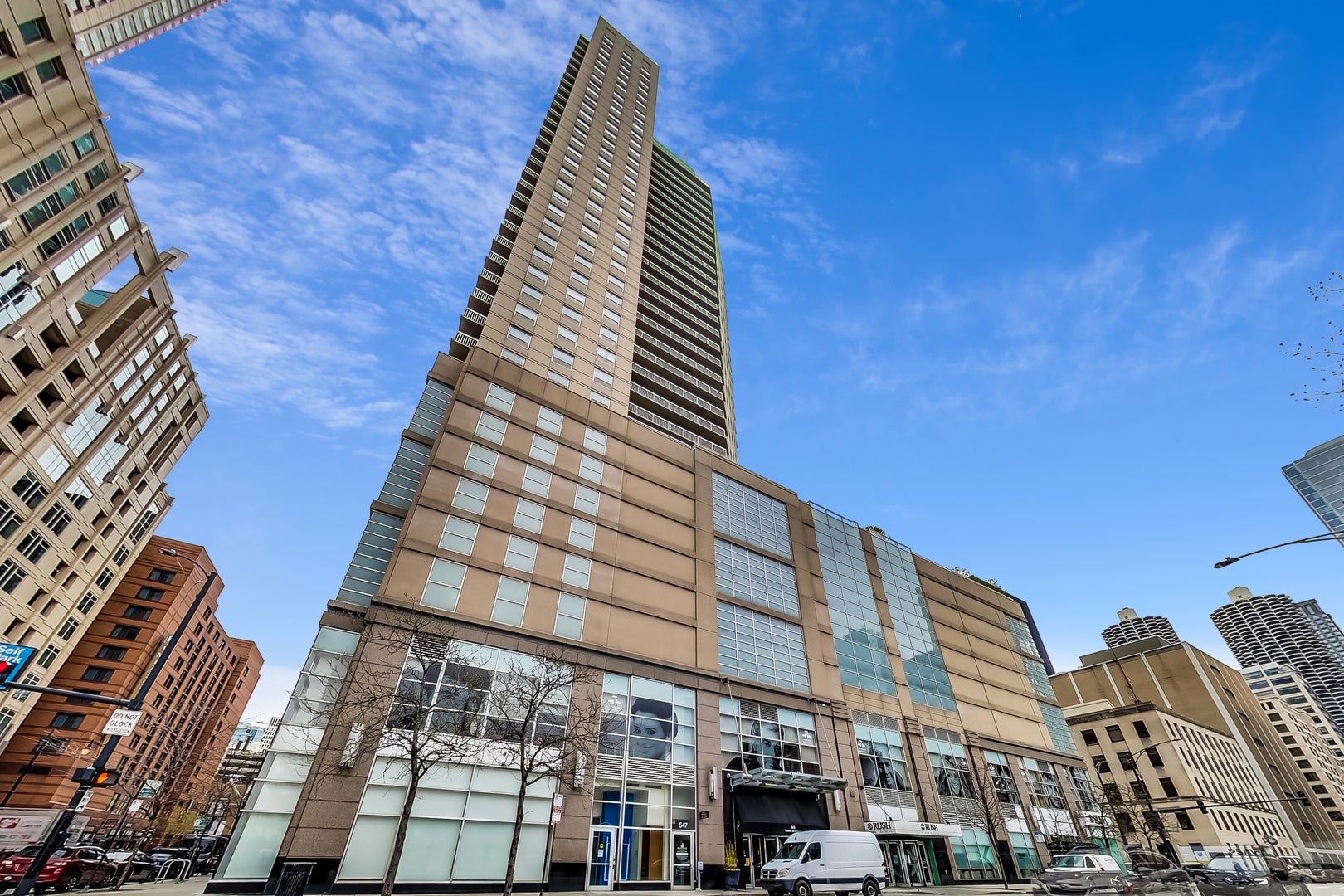 545 N Dearborn Street 2309