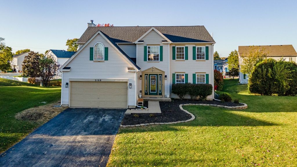 Photo for 2108 Brookshire Estates Court, Plainfield, IL 60586 (MLS # 12502713)