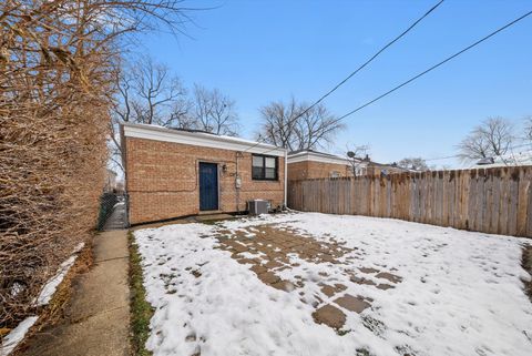 Tiny photo for 4512 S Laporte Avenue, Chicago, IL 60638 (MLS # 12579052)
