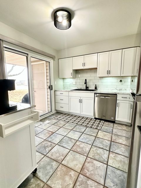 Tiny photo for 418 Waterford Court, Carol Stream, IL 60188 (MLS # 12583180)