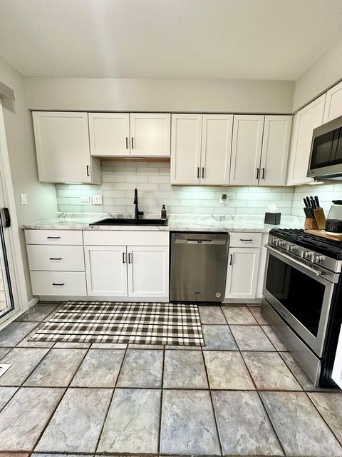 Tiny photo for 418 Waterford Court, Carol Stream, IL 60188 (MLS # 12583180)