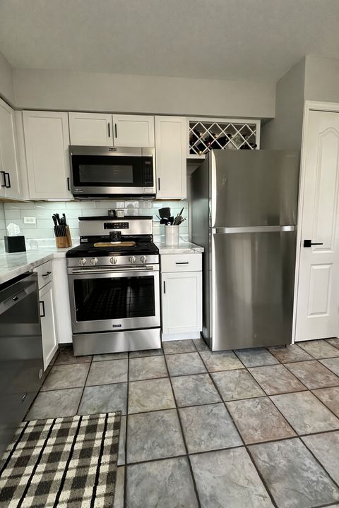 Tiny photo for 418 Waterford Court, Carol Stream, IL 60188 (MLS # 12583180)