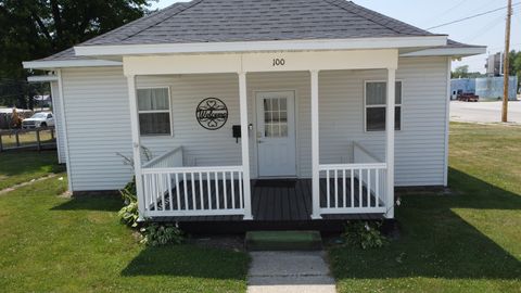 Photo of 100 E Lyle Street, Milford, IL 60953 (MLS # 12412440)