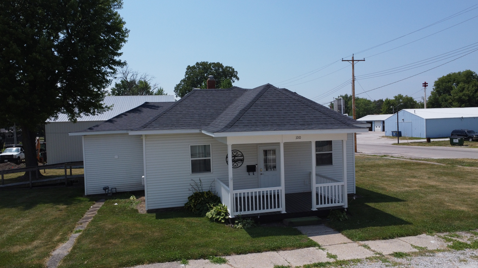 100 E Lyle Street
