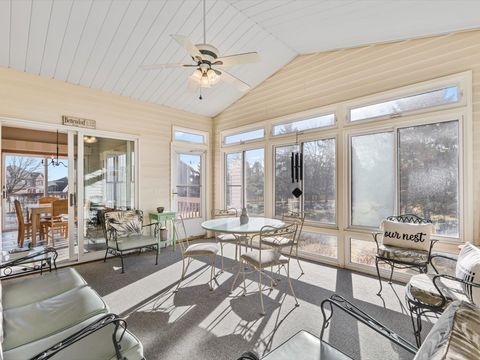 Tiny photo for 5355 Heather Glen Circle, Bettendorf, IA 52722 (MLS # 12599306)