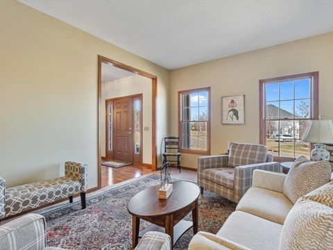 Tiny photo for 5355 Heather Glen Circle, Bettendorf, IA 52722 (MLS # 12599306)