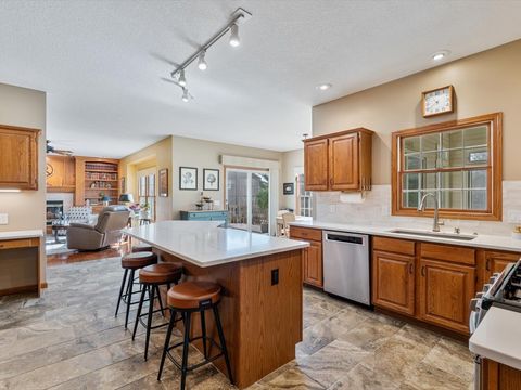 Tiny photo for 5355 Heather Glen Circle, Bettendorf, IA 52722 (MLS # 12599306)