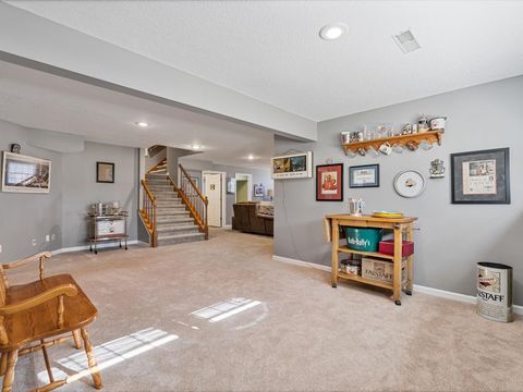 Tiny photo for 5355 Heather Glen Circle, Bettendorf, IA 52722 (MLS # 12599306)