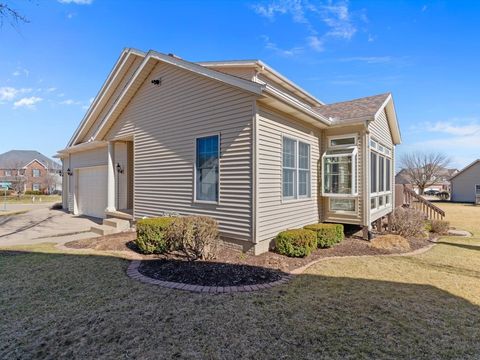Tiny photo for 5355 Heather Glen Circle, Bettendorf, IA 52722 (MLS # 12599306)